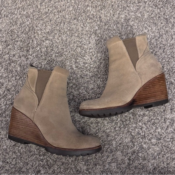 Sorel After Hours tan suede heeled bootie Size 8.5 - Picture 1 of 8